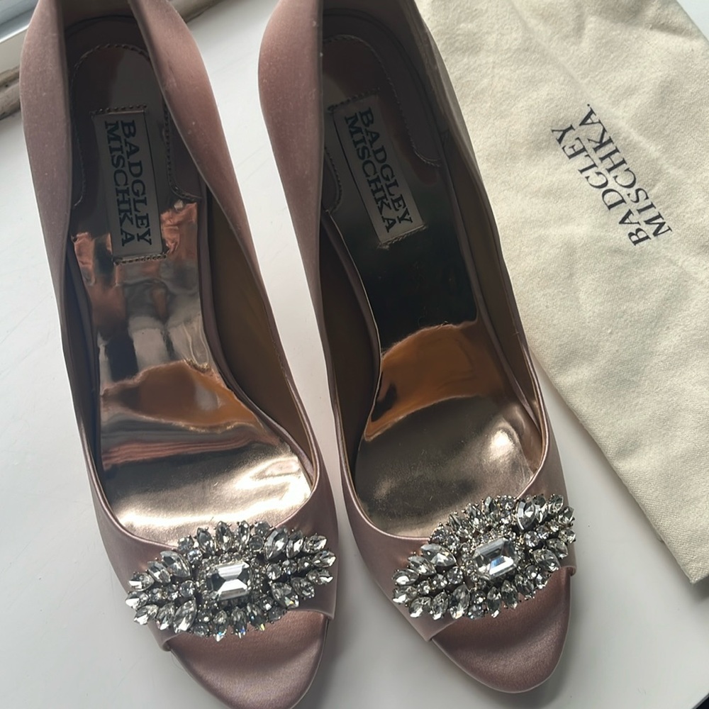 Bartley Mischa lavender blush satin heels